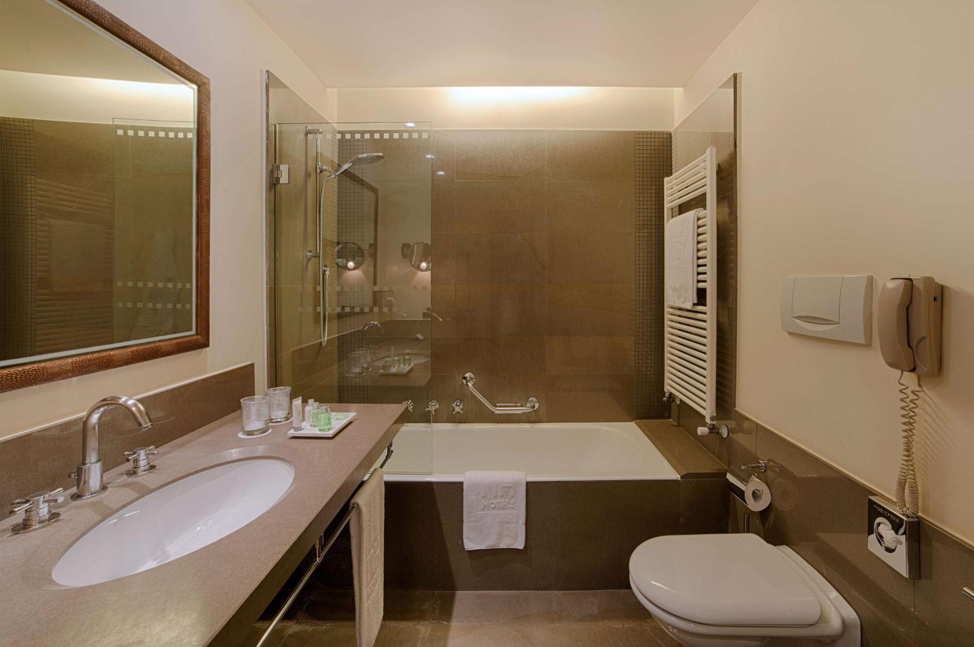 Hotel Nh Bergame Extérieur photo
